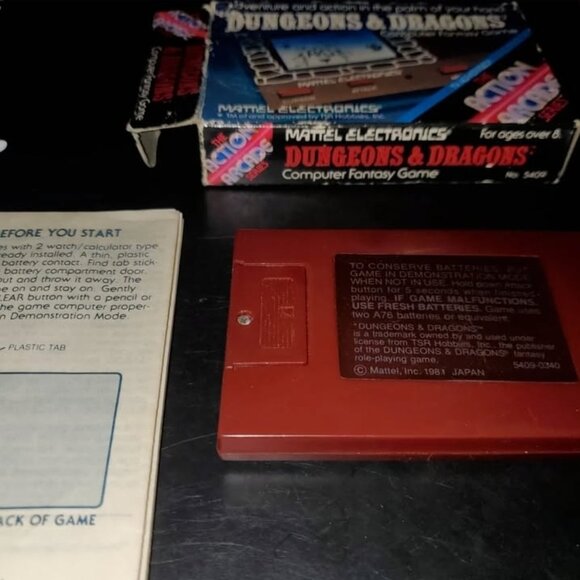 Dungeon and Dragons Handheld Video Game Complete with Box Manual Vintage Mattel - Picture 2 of 2